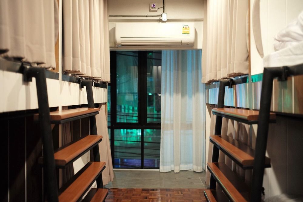 Bed Addict Hostel Chiang Mai Exterior photo